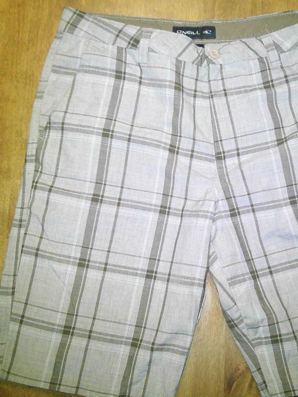 O'NEILL Men's Sz 32 Beige/Brown PLAID Flat Front SHORTS